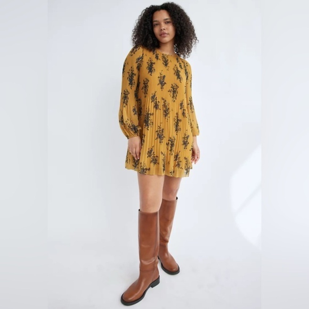 New Aritzia Wilfred Daydreamer Mini Pleated chiffon mini dress